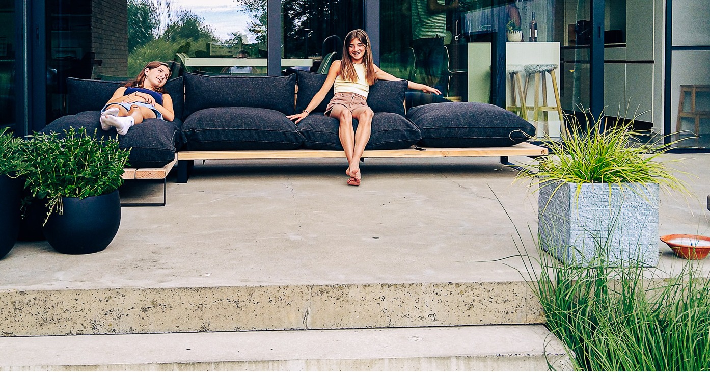 Every day feels like holiday when you're chilling out on a TOUCHWOOD lounge! 😎⛱

#touchwoodoutdoorlounges #circulair #modulair #lounge #outdoorlivingspace #madeinbelgium #outdoorlounge #loungeset